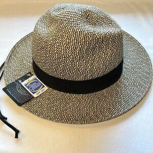 Wallaroo Josie Fedora Hat NWT.